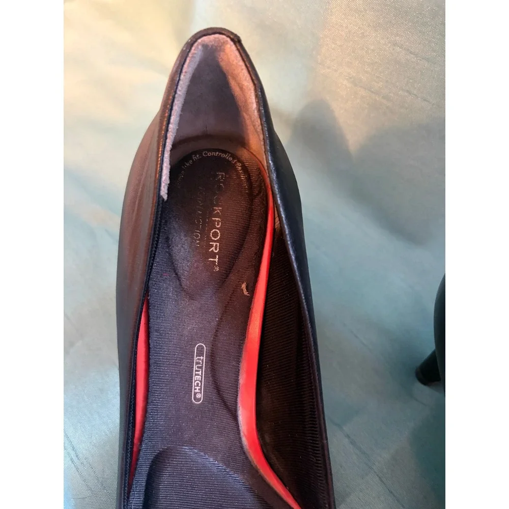 Rockport Total Motion Pump Women 8 Black Leather Corporate Core Pointed Toe Heel